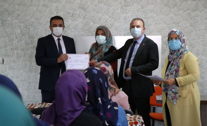 Süt üretiminde Türkiye’de 9. sırada olan Aksaray’da kadın üreticilere hijyen eğitimi