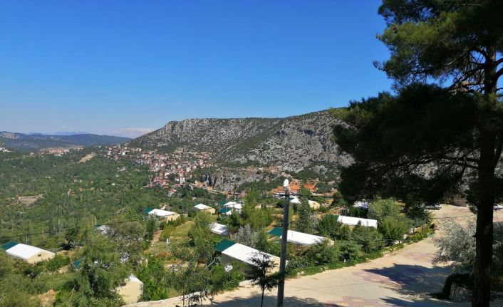 Sütçüler ilçesi yaz aylarında nüfusunu 5’e katlıyor