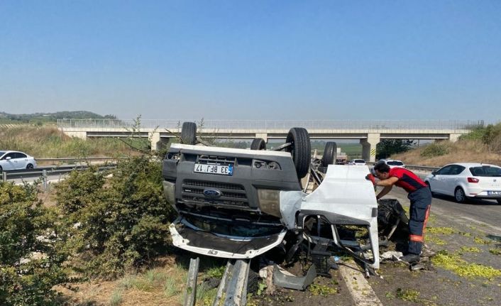 Takla atan araçtaki 2 kişi yaralandı