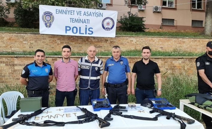 TDP şube yerli ve milli üretim silahları tanıttı