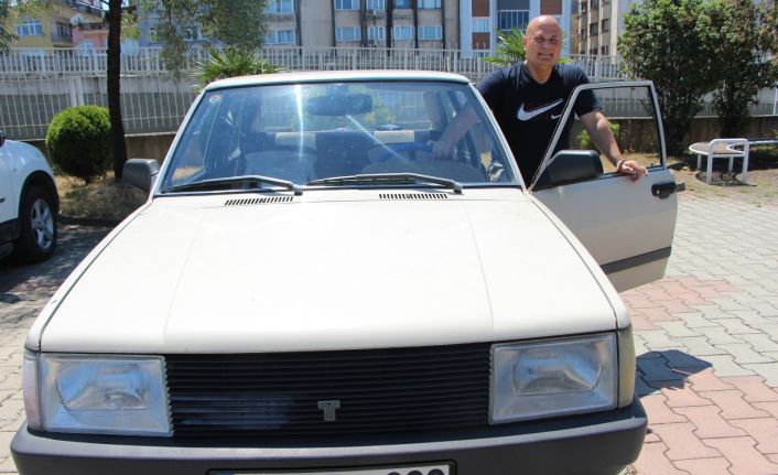 Transferine karşılık aldığı otomobili 32 yıldır kullanıyor