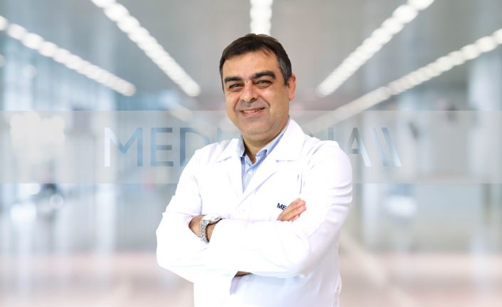 Üroloji Uzmanı Prof. Dr. Altınova, iyi huylu prostat büyümesinin tedavisi hakkında bilgi verdi