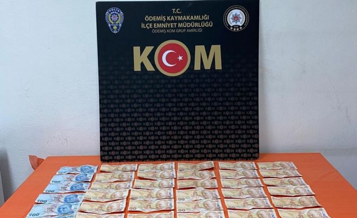 Üzerindeki paraların hepsi sahte çıktı