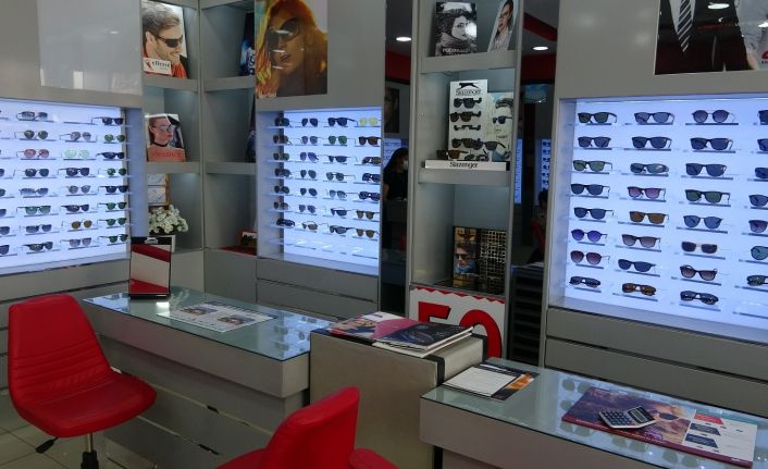 Uzmanlardan sahte güneş gözlüğü uyarısı: Renk körlüğü ve katarakta neden oluyor