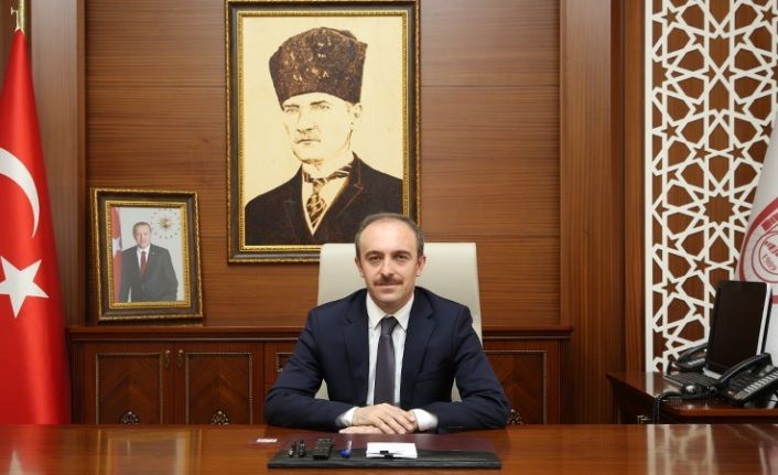 Vali Epcim: “Türk milleti tarihte eşi ve benzerine rastlanılmamış bir destan yazarak bu senaryoyu da tertipleyenlerin yüzüne çarpmıştır”