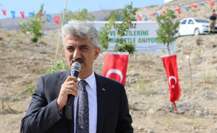 Vali Makas: “15 Temmuz tarihi, millet olmanın ne anlama geldiğini bir kez daha tüm dünyaya gösterdiğimiz tarihtir”