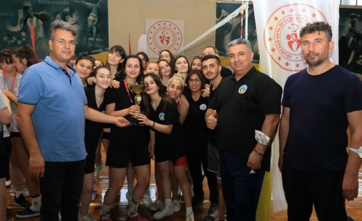 Valilik Kupası’nın birincisi Turgutlu Belediyespor oldu