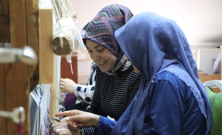 Vezirköprü Halk Eğitim Merkezi’nde üretiliyor, dünyaya pazarlanıyor