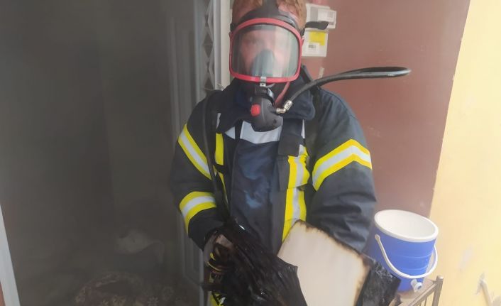 Yangında ev kullanılamaz hale geldi, evde bulunan Kur’an-ı Kerim’e hiçbir şey olmadı