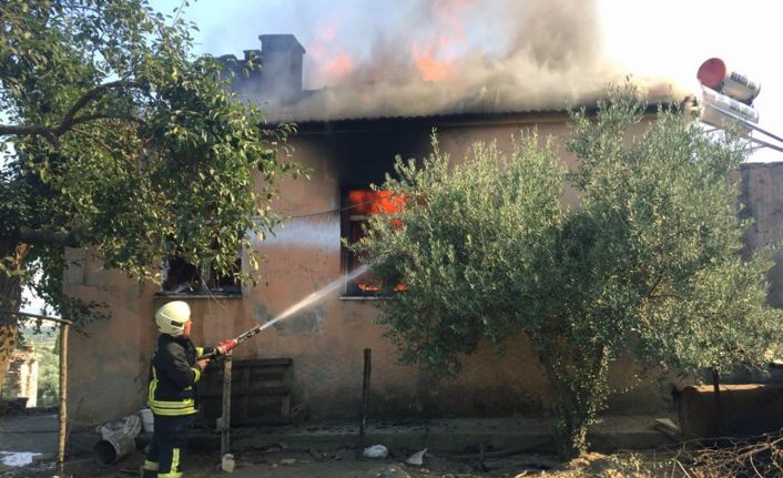 Yatağan’da korkutan ev yangını