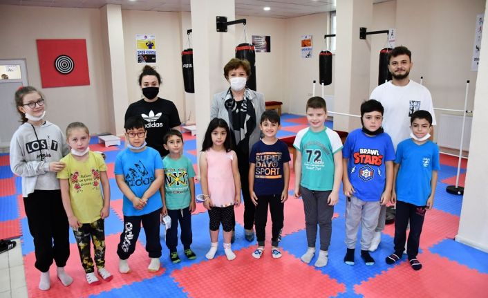 Yaylacık SYM’de çocuklar için spor salonu ve kütüphane hizmete açıldı