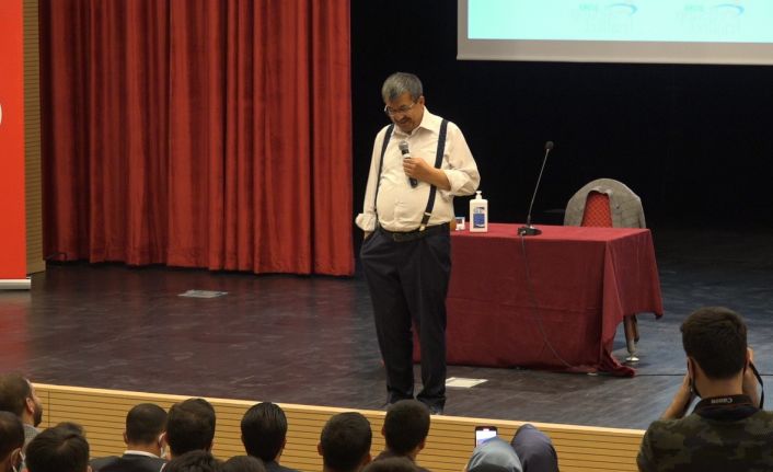 Yazar Hayati İnanç Erciş’te gençlerle buluştu