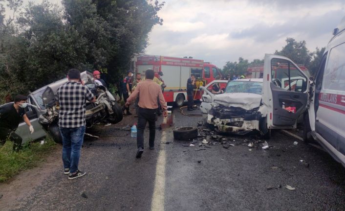 Yazlık komşusu 4 kişi aynı otomobilde can verdi