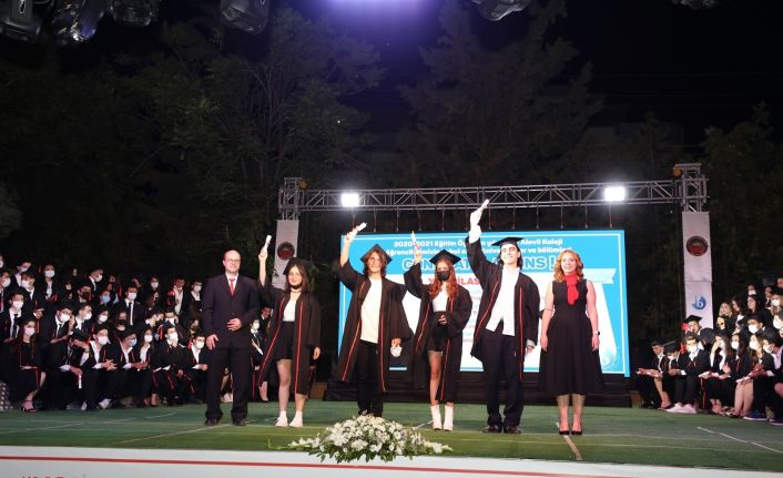 YKS’de ilk bine giren 8 GKV öğrencisi 10 derece elde etti
