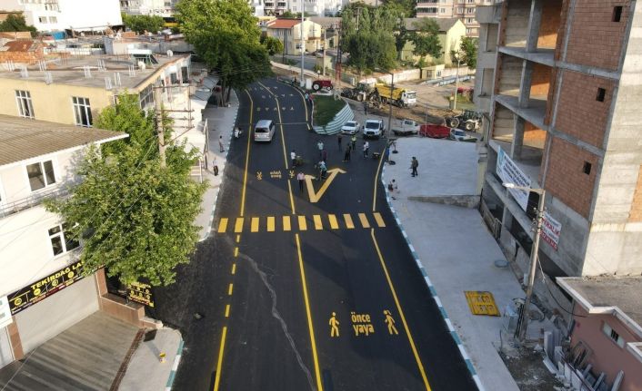 Yol sorunu tarih oluyor: Bir ayda 97 bin metrekare asfalt serimi