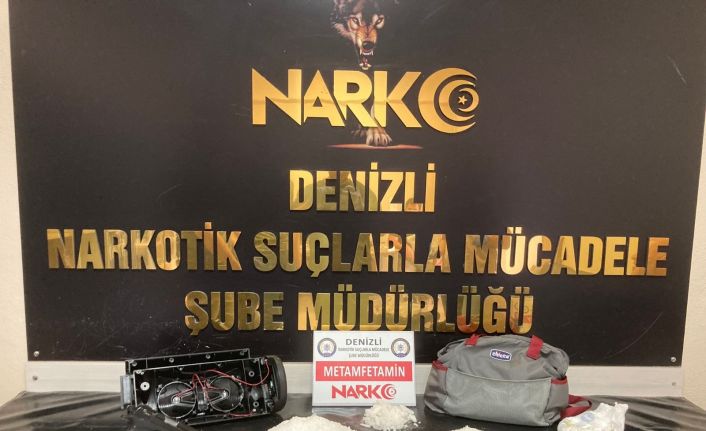 24 bin kişiyi zehirleyecek 2,5 kilo uyuşturucu hoparlör ve bebek bezinden çıktı
