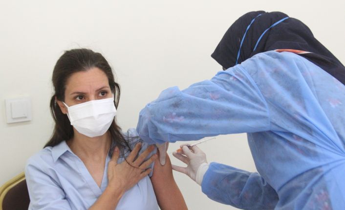 6 Eylül’den itibaren aşısız olan vatandaşlar birçok yere PCR testsiz giremeyecek