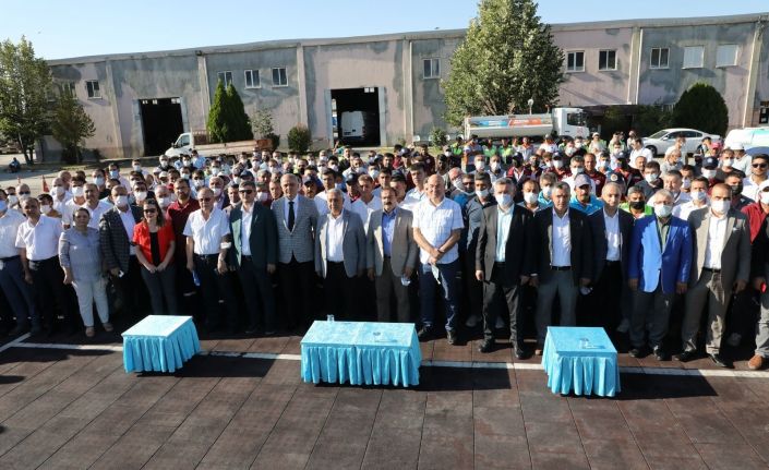 Afyonkarahisar Belediyesi 8 ay geç de olsa işçilerin yüzünü güldürmeyi başardı