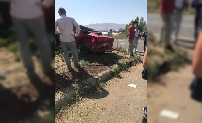 Ağrı’da iki otomobilin çarpıştı: 2 ölü