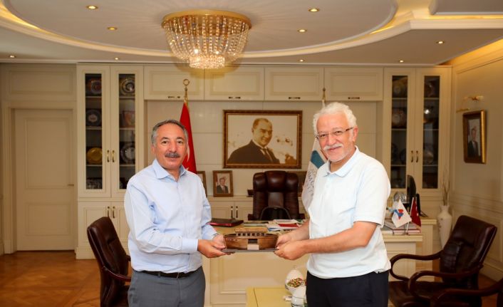 AİÇÜ Rektörü Karabulut, NEÜ Rektörü Zorlu’yu misafir etti