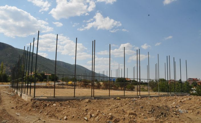 Akşehir 10 adet sentetik çim sahaya daha kavuşuyor