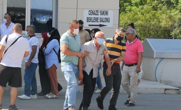 Alkollü olduğu iddia edilen sürücü arıza yapan araca çarptı: 4 çocuk annesi kadın hayatını kaybetti
