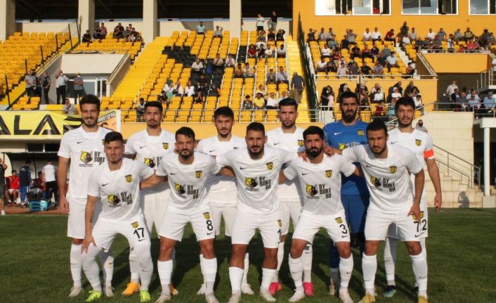 AN Zentrum Bayburtspor, hazırlık maçında Gümüşhanespor’u 3-0 mağlup etti