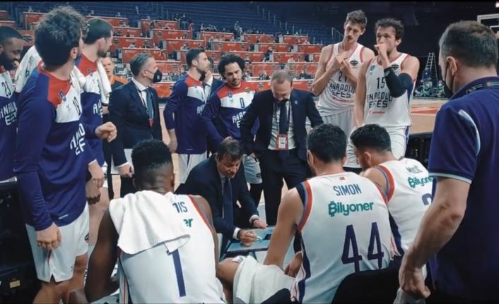 Anadolu Efes’in, Köln’de Bir Asma Kilit filminin üçüncü bölümü, yarı finaldeki CSKA Moskova maçına odaklanacak