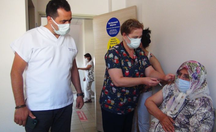 Aşılama rekoru kıran Muğla, en az vakanın görüldüğü il oldu