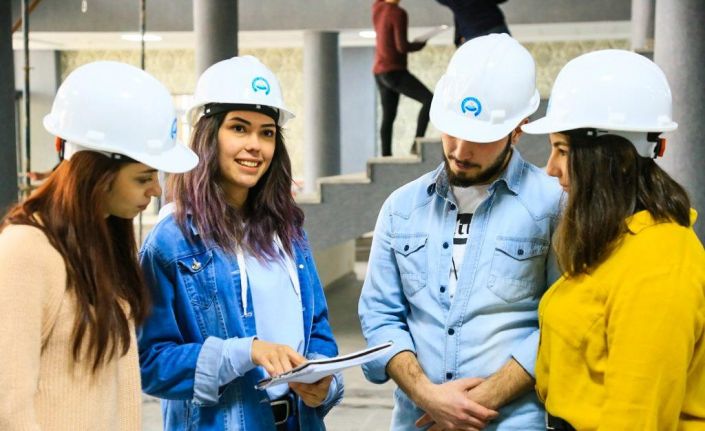 ASÜ öğrencilerinin 3’te 2’si çalıştığı kurumdan iş teklifi alıyor