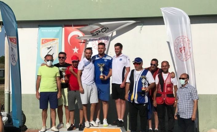 Atıcılıkta Düzce kürsüde