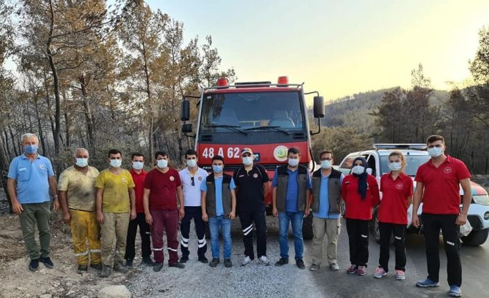 Aydın İl Sağlık Müdürlüğü Muğla’daki orman yangınında görev yapıyor