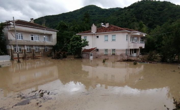 Baba, sele kapılınca çocuklarına ‘Kelime-i Şehadet’ getirin diye seslendi