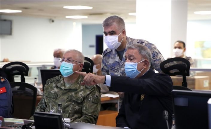 Bakan Akar, 28 terör hedefinin hava harekatı ile imha edildiği operasyonu sevk ve idare etti