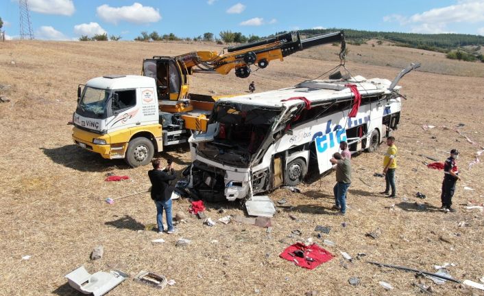 Balıkesir’de 15 kişiye mezar olan otobüs ve kaza yeri drone ile görüntülendi