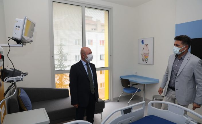 Başkan Çolakbayrakdar ERÜ KANKA Çocuk Hematoloji Ve Onkoloji Hastanesi’ni ziyaret etti