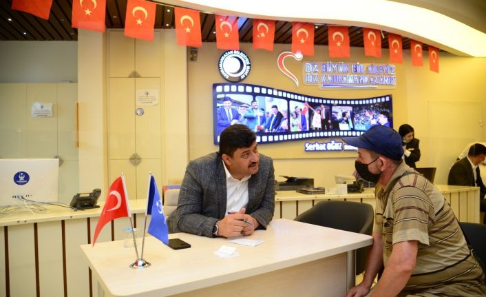 Başkan Oğuz sorun ve istekleri dinliyor, çözüm için çalışıyor