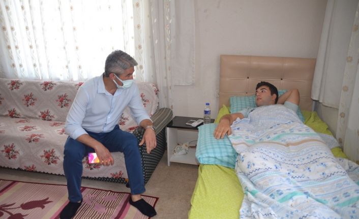 Başkan Oktay’dan yangında yaralanan gence ’geçmiş olsun’ ziyareti