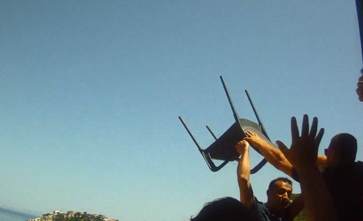 Belediye personelleri demir sopalı, şişeli saldırıya uğradı: O anlar kamerada