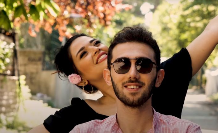 Bursalı gencin şarkısını 3 günde 1 milyon kişi izledi