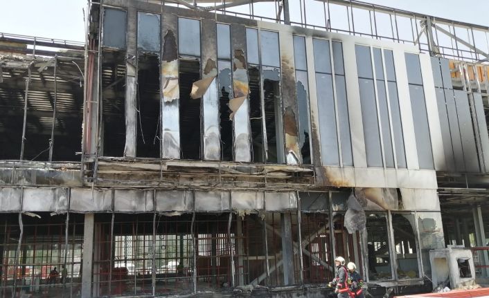 Büyükşehir Belediyesi, Ankara’da çıkan yangının kısa sürede kontrol altına alındığını duyurdu
