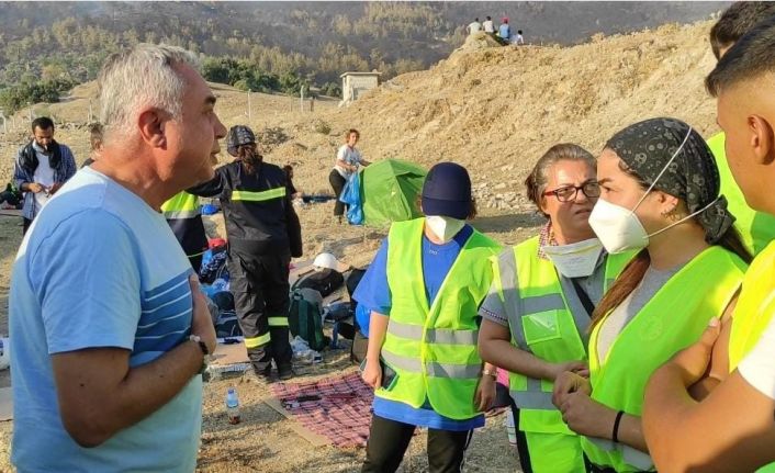 CHP Aydın İl Başkanı Ali Çankır, yangın bölgesindeki vatandaşlarla bir araya geldi