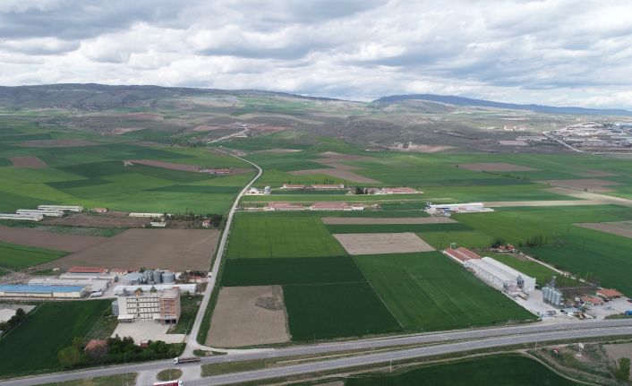 Çorum Koçhisar Barajı 2. kısım içmesuyu isale hattı inşaatında çalışmalar devam ediyor