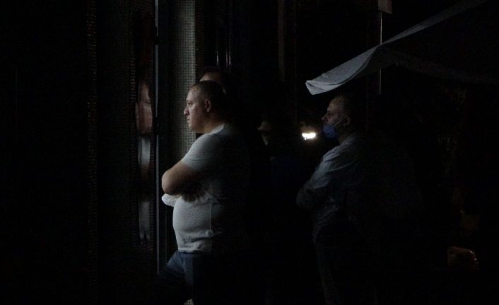 Çorum’da 4 kişi rehin alan saldırgan 5 saat sonra polise teslim oldu