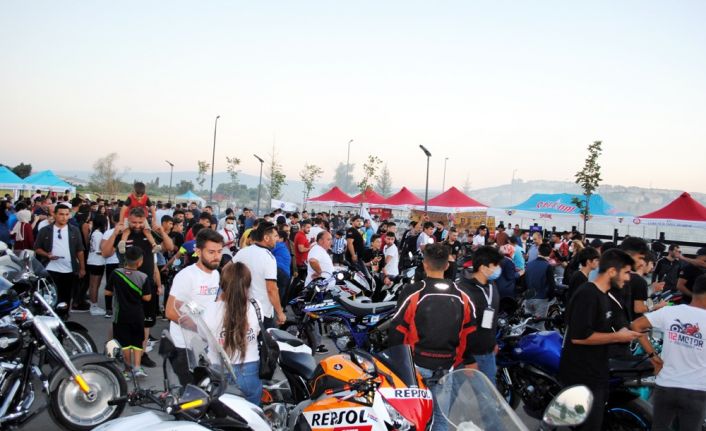Çorum’da düzenlenen motosiklet festivali renkli görüntülere sahne oldu