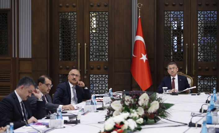 Cumhurbaşkanı Yardımcısı Oktay: “Hedefimiz yıl sonunda 210 milyar dolar civarında bir ihracata ulaşmak”