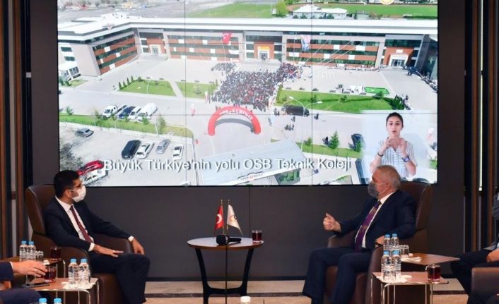 Cumhurbaşkanlığı Yatırım Ofisi Başkanı Ahmet Burak Dağlıoğlu, Kayseri OSB’yi ziyaret etti