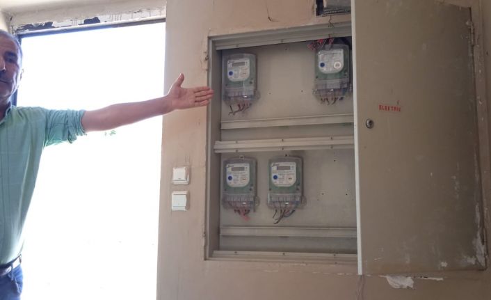 Deprem konutlarında ne var ne yok çaldılar geride boş duvarları bıraktılar