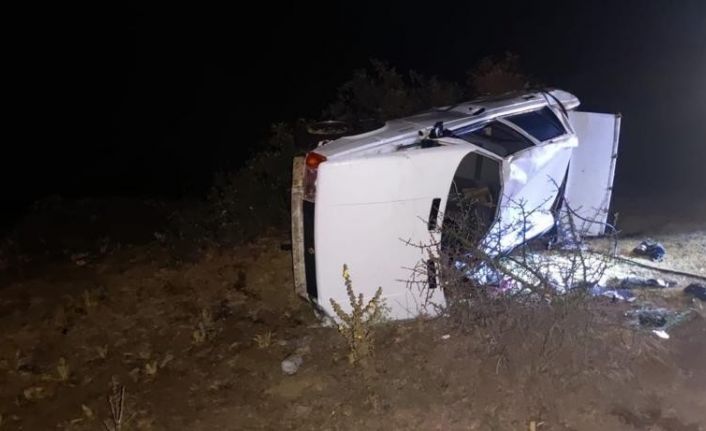 Dere yatağına devrilen aracın sürücüsü feci şekilde hayatını kaybetti