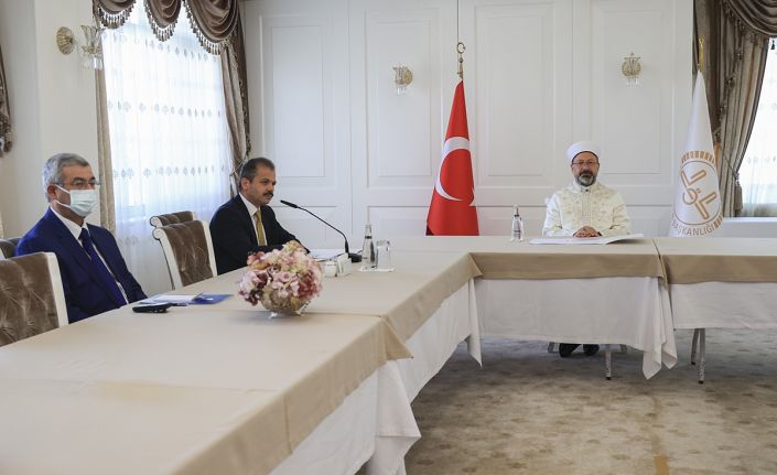 Diyanet İşleri Başkanı Erbaş: “Yeryüzündeki 1.5 milyar Müslüman’ın gözü, kulağı ve ümitleri bizdedir”